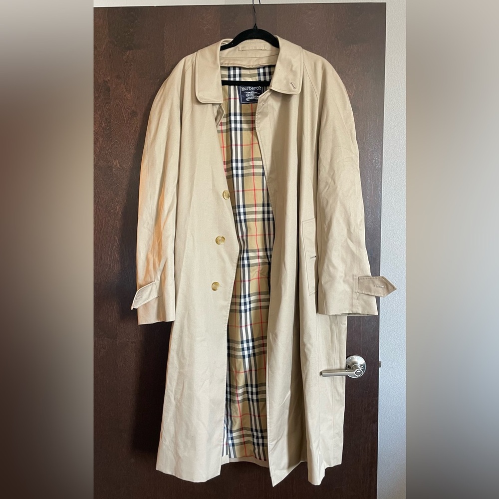 VINTAGE BURBERRYS TRENCH COAT
